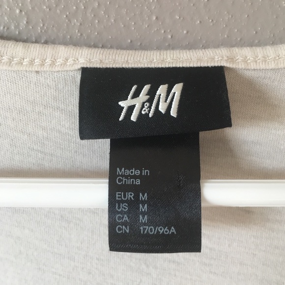 Ruffled Statement Vest - Picture 5 of 5